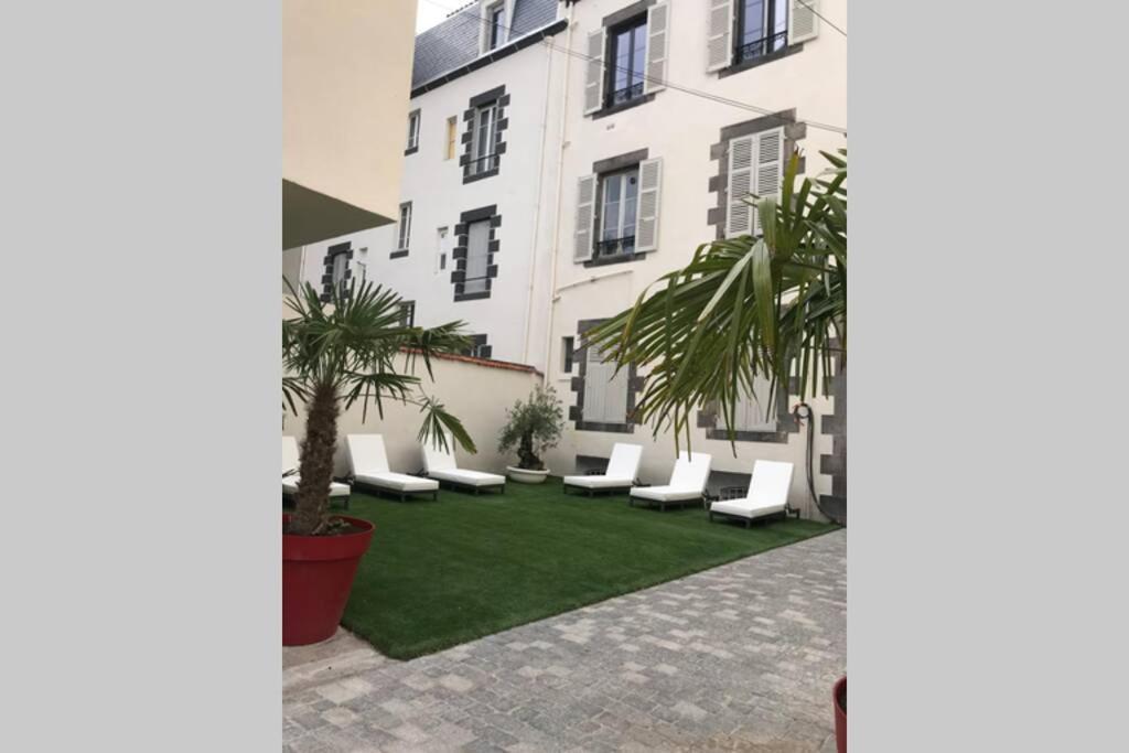 Nid D Amour F1 40M2 Calme Rdc Possibilite Jacuzzi Hammam Chamalieres Luaran gambar